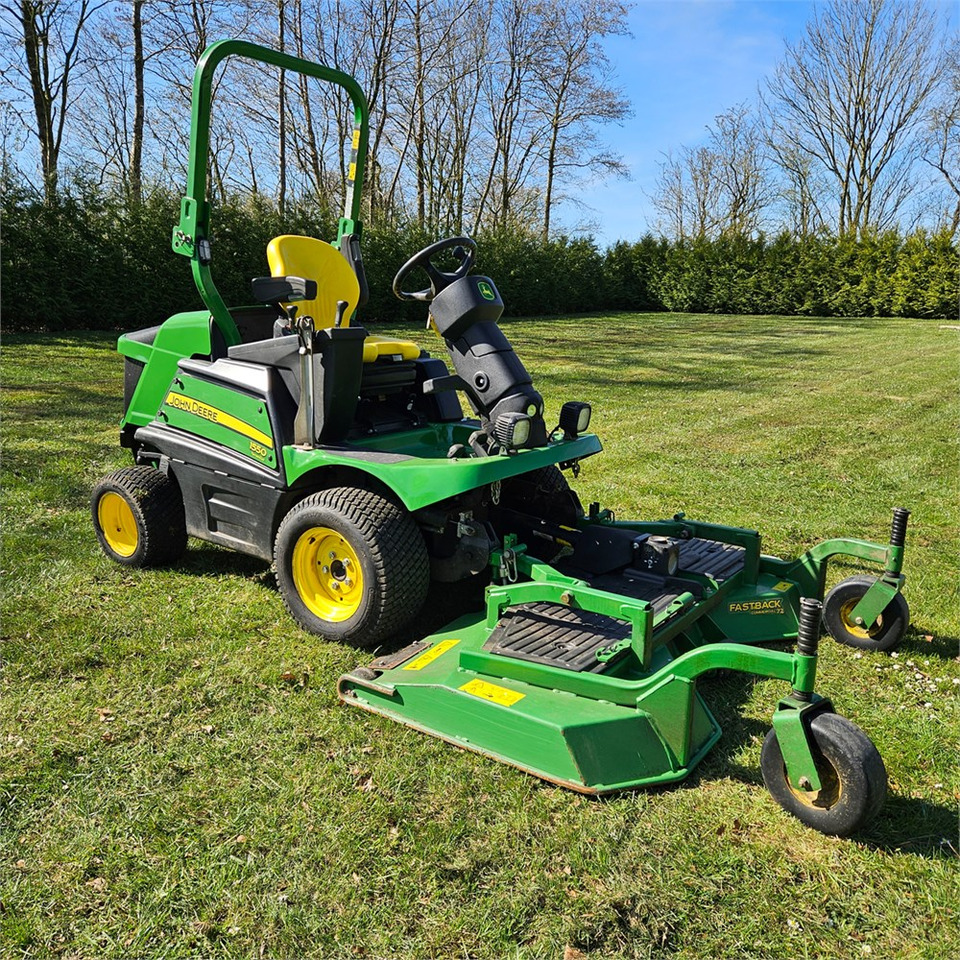 John Deere 1550 TerrainCut - Vejapjovė: foto 1 John Deere 1550 TerrainCut - Vejapjovė: foto 1