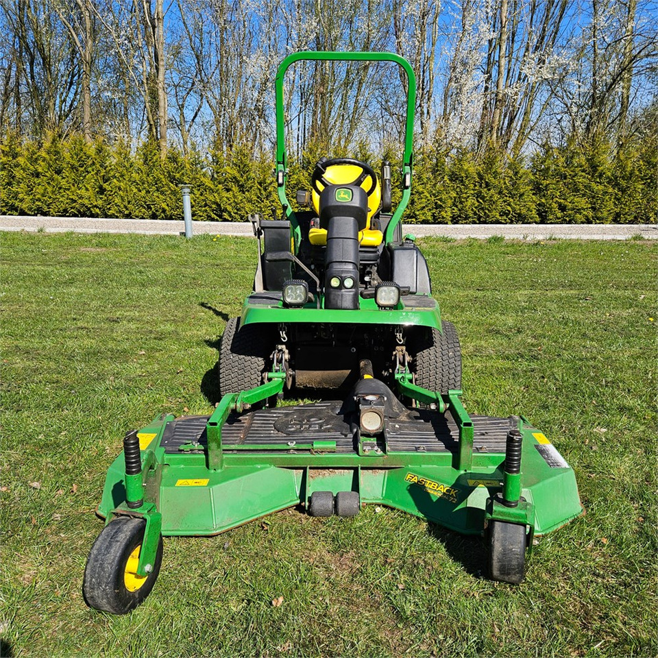 John Deere 1550 TerrainCut - Vejapjovė: foto 2 John Deere 1550 TerrainCut - Vejapjovė: foto 2