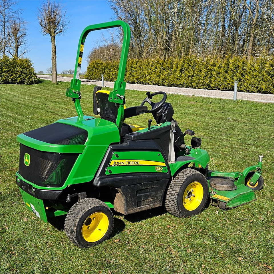 John Deere 1550 TerrainCut - Vejapjovė: foto 5 John Deere 1550 TerrainCut - Vejapjovė: foto 5
