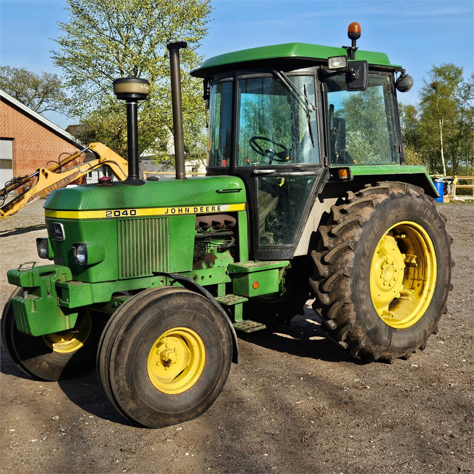 John Deere 2040 - Traktorius: foto 1 John Deere 2040 - Traktorius: foto 1