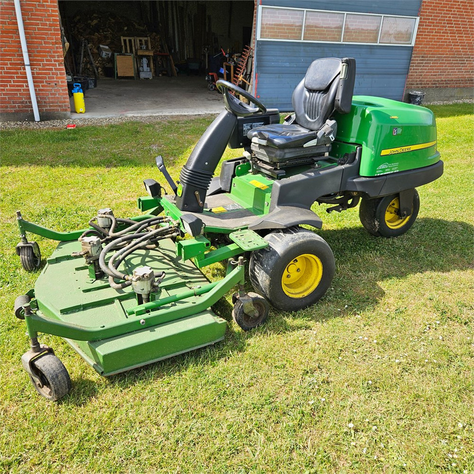 John Deere 2500B PrecisionCut - Vejapjovė: foto 1 John Deere 2500B PrecisionCut - Vejapjovė: foto 1
