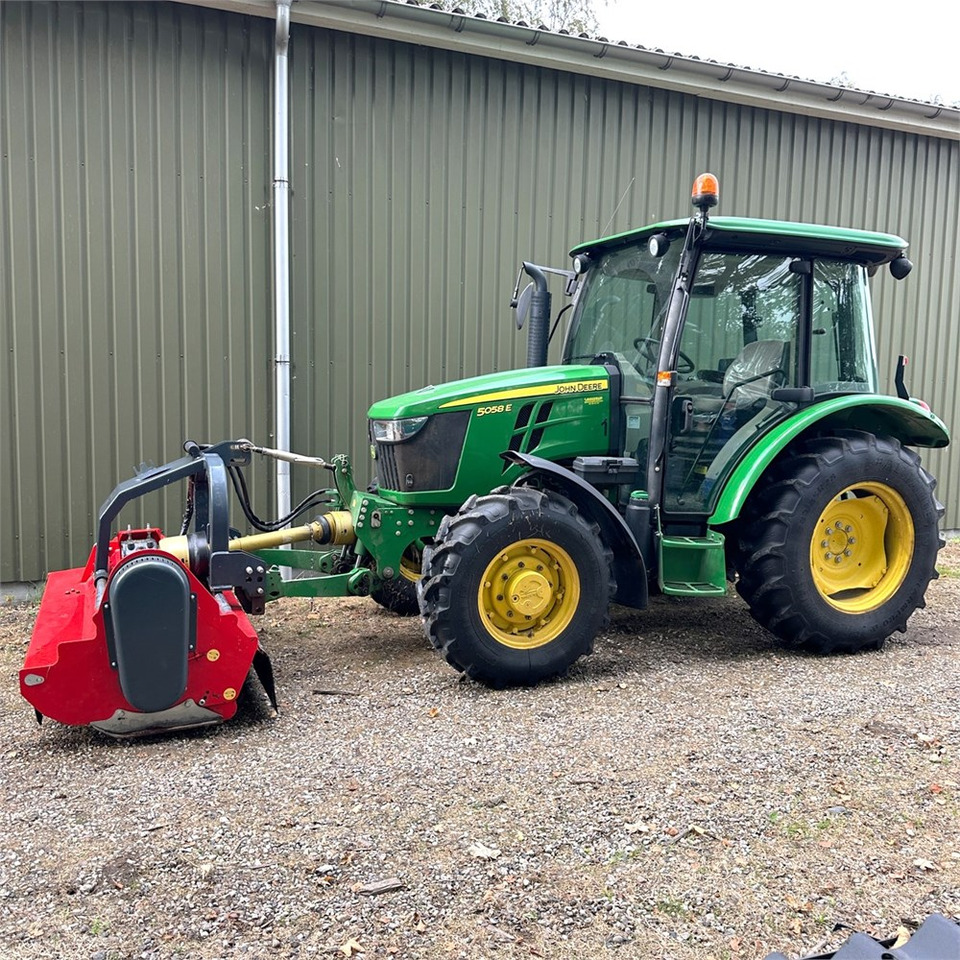 John Deere 5058 E - Traktorius: foto 1 John Deere 5058 E - Traktorius: foto 1