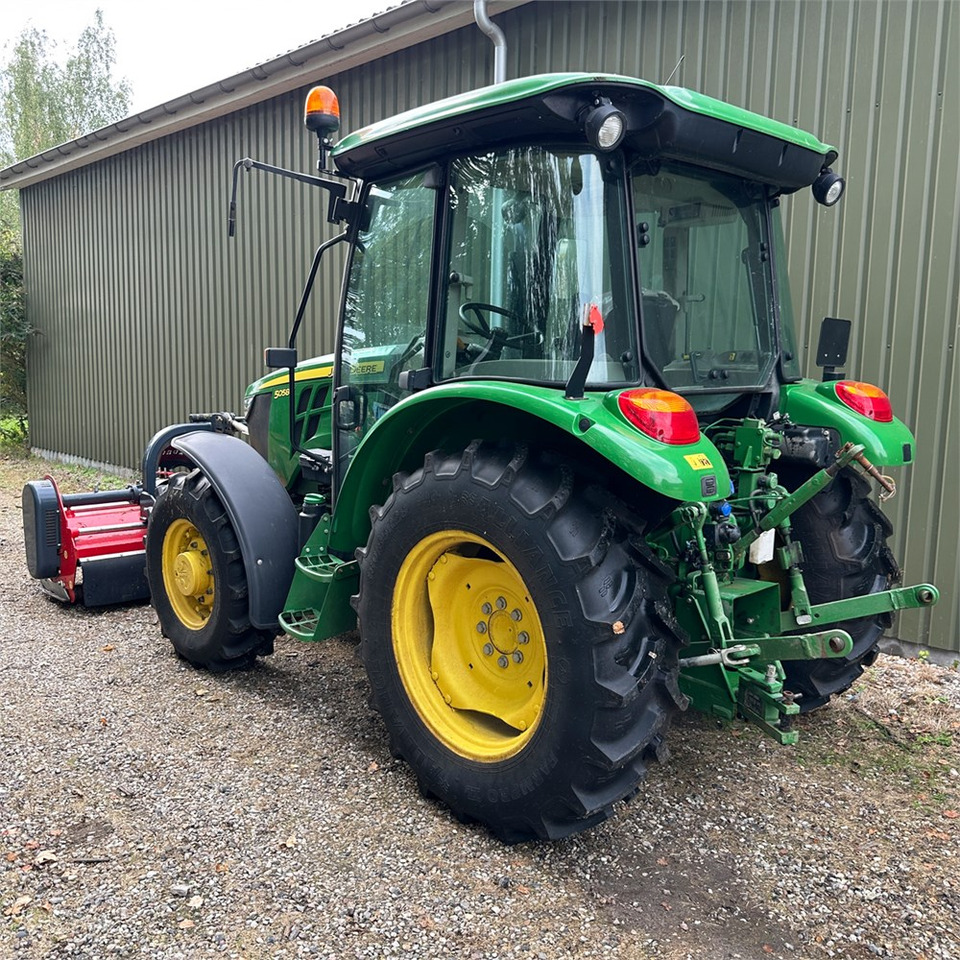 John Deere 5058 E - Traktorius: foto 5 John Deere 5058 E - Traktorius: foto 5