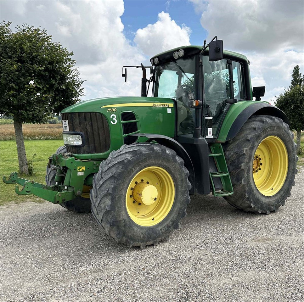 John Deere 7530 - Traktorius: foto 1 John Deere 7530 - Traktorius: foto 1