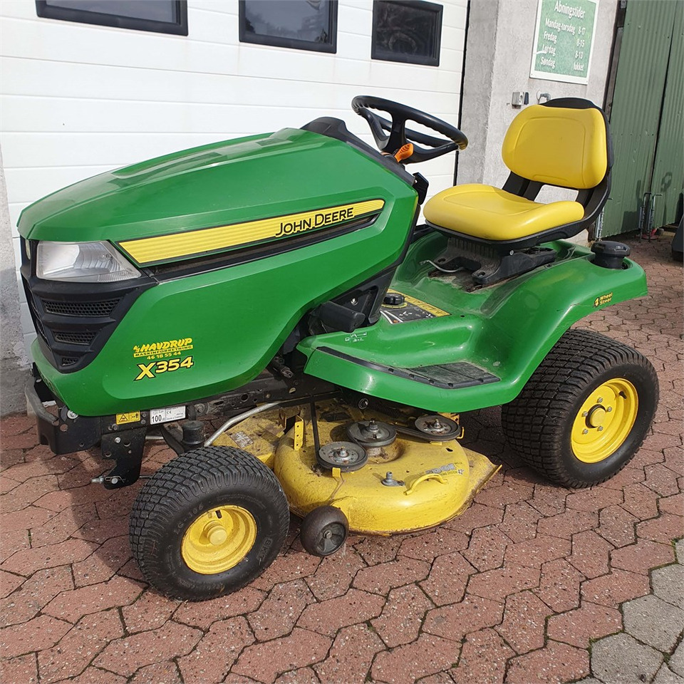 John Deere X354 - Vejapjovė: foto 1 John Deere X354 - Vejapjovė: foto 1