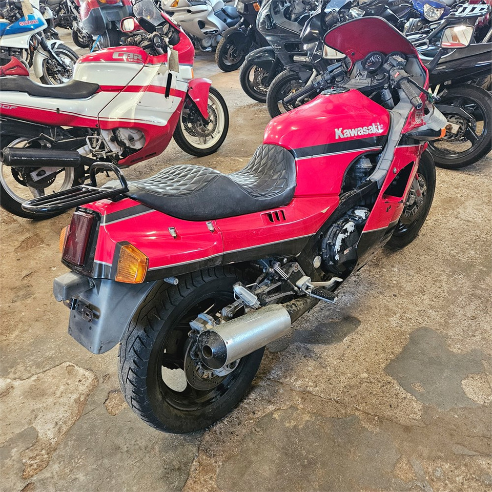 Kawasaki GPZ 1000 RX - Motociklas: foto 5 Kawasaki GPZ 1000 RX - Motociklas: foto 5