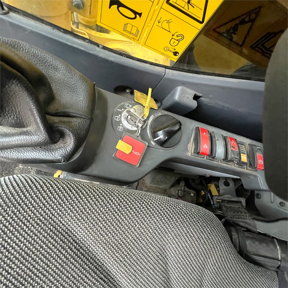 Ratinis ekskavatorius Komatsu PW148-10: foto 43