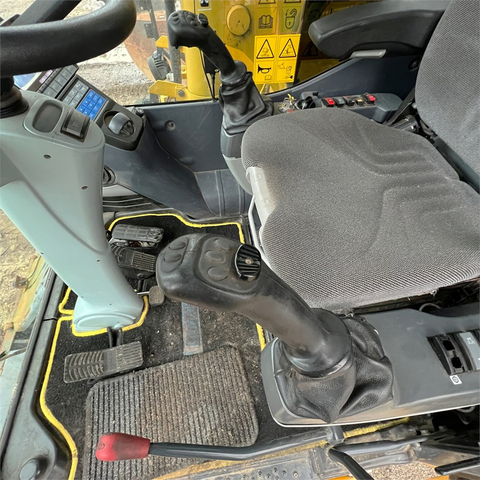 Ratinis ekskavatorius Komatsu PW148-10: foto 39