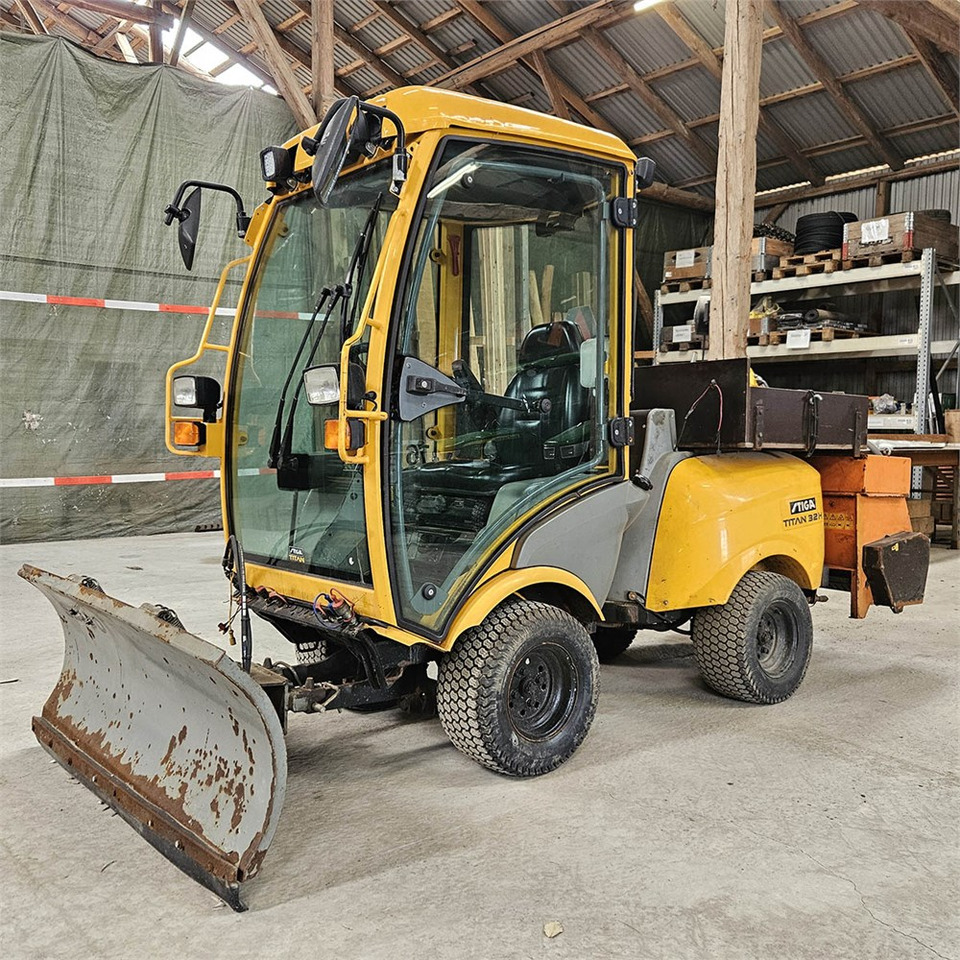 Stiga TITAN 32H - Komunalinė/ Specializuota technika: foto 1 Stiga TITAN 32H - Komunalinė/ Specializuota technika: foto 1