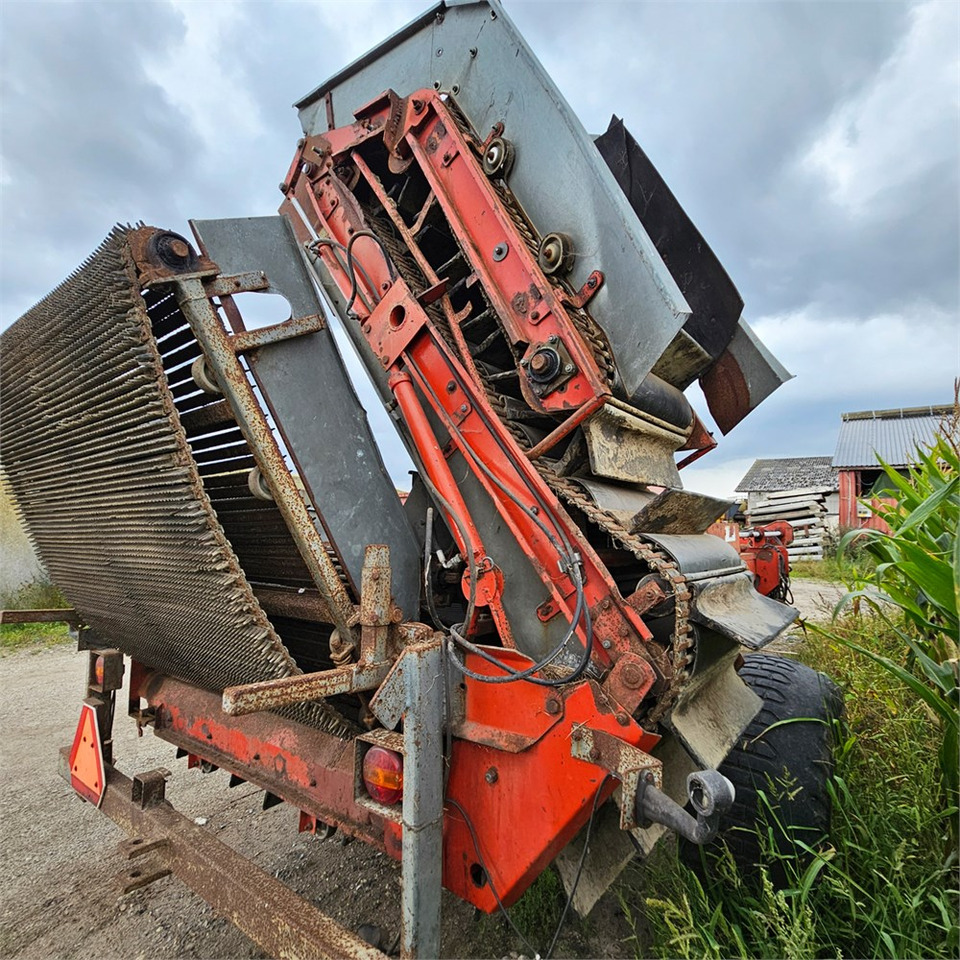 Kverneland UN 2200 - Bulvių kombainas: foto 4 Kverneland UN 2200 - Bulvių kombainas: foto 4