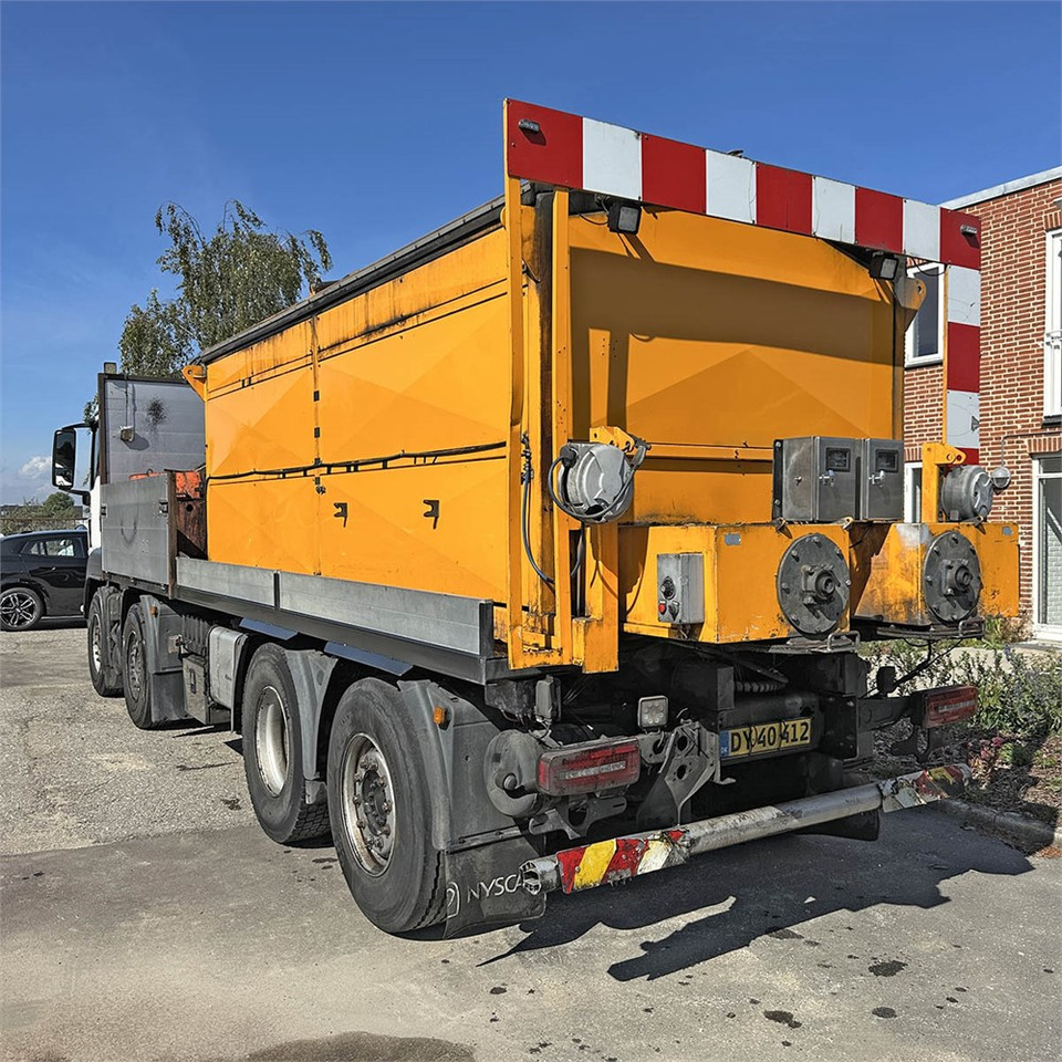 MAN TG 35. 8x2-6 BL - Platforminis/ Bortinis sunkvežimis, Gudronatorius: foto 4 MAN TG 35. 8x2-6 BL - Platforminis/ Bortinis sunkvežimis, Gudronatorius: foto 4