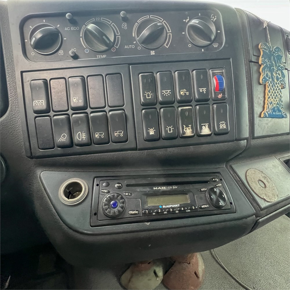 Savivartis sunkvežimis, Sunkvežimis su kranu MAN TGA 8x4 Hydrodrive: foto 26