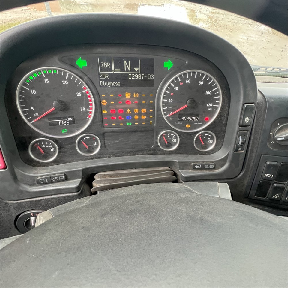 Savivartis sunkvežimis, Sunkvežimis su kranu MAN TGA 8x4 Hydrodrive: foto 24