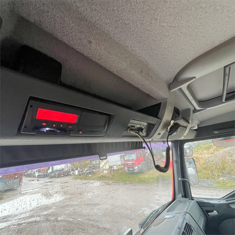 Savivartis sunkvežimis, Sunkvežimis su kranu MAN TGA 8x4 Hydrodrive: foto 27