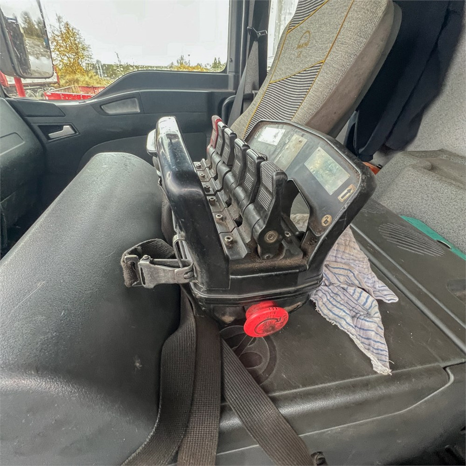 Savivartis sunkvežimis, Sunkvežimis su kranu MAN TGA 8x4 Hydrodrive: foto 22