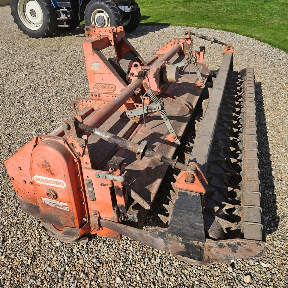 Maschio CB300 - Žemės dirbimo freza: foto 4 Maschio CB300 - Žemės dirbimo freza: foto 4