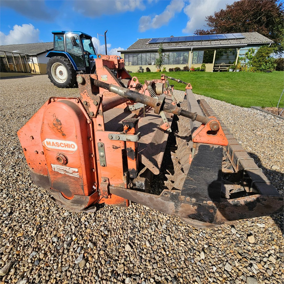 Maschio CB300 - Žemės dirbimo freza: foto 3 Maschio CB300 - Žemės dirbimo freza: foto 3