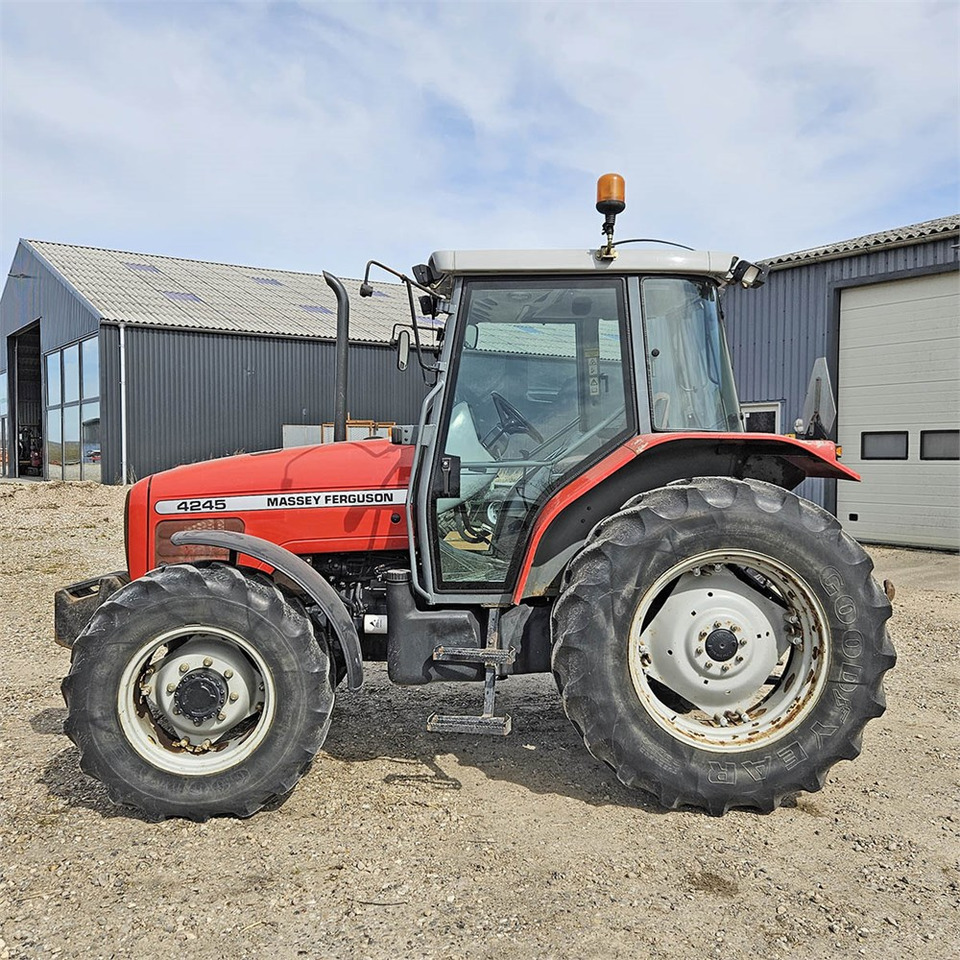 Massey Ferguson 4245 - Traktorius: foto 4 Massey Ferguson 4245 - Traktorius: foto 4