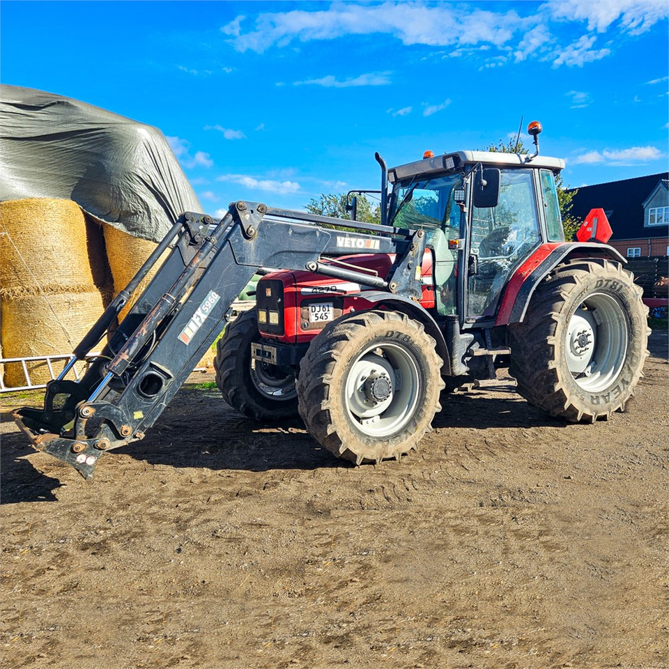 Massey Ferguson 4270 - Traktorius: foto 1 Massey Ferguson 4270 - Traktorius: foto 1