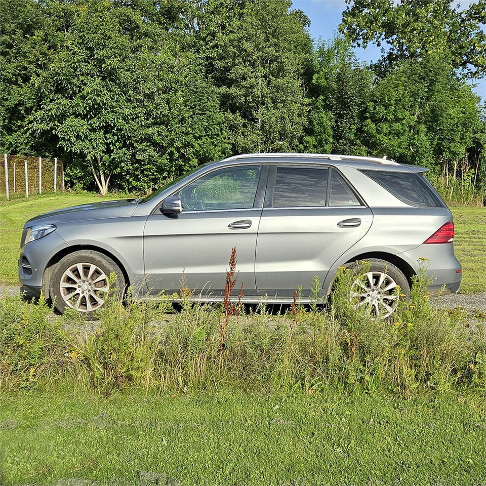 Mercedes GLE 350 4matic - Lengvasis automobilis: foto 2 Mercedes GLE 350 4matic - Lengvasis automobilis: foto 2