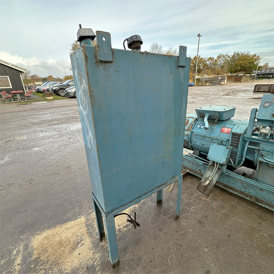 Elektrinis generatorius Mercedes emergency power generator C4: foto 13 Elektrinis generatorius Mercedes emergency power generator C4: foto 13