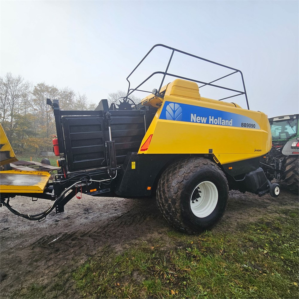 Pašarų tvarkymo technika New Holland BB9090: foto 9