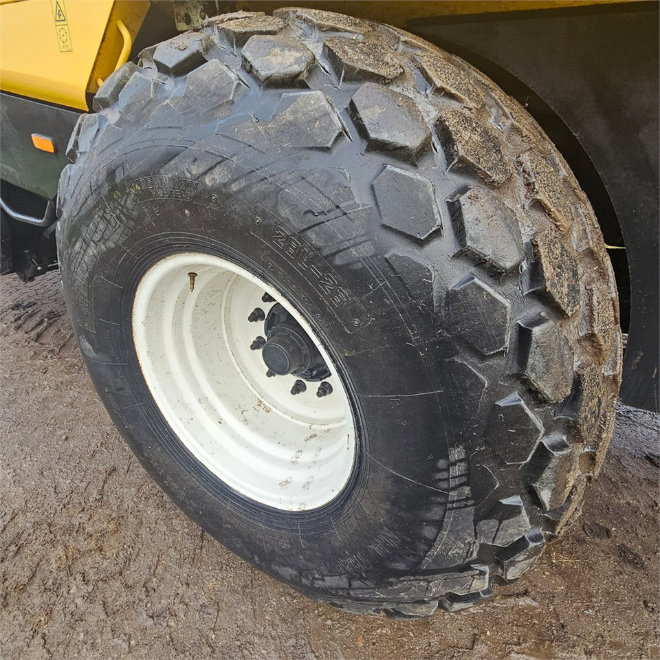 Pašarų tvarkymo technika New Holland BB9090: foto 44