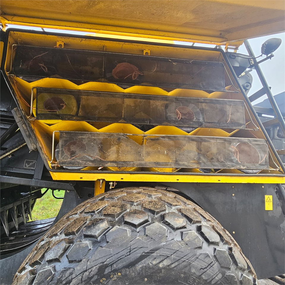 Pašarų tvarkymo technika New Holland BB9090: foto 28