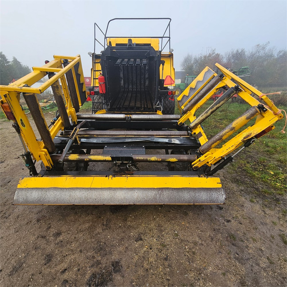 Pašarų tvarkymo technika New Holland BB9090: foto 6