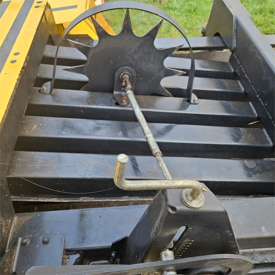 Pašarų tvarkymo technika New Holland BB9090: foto 20