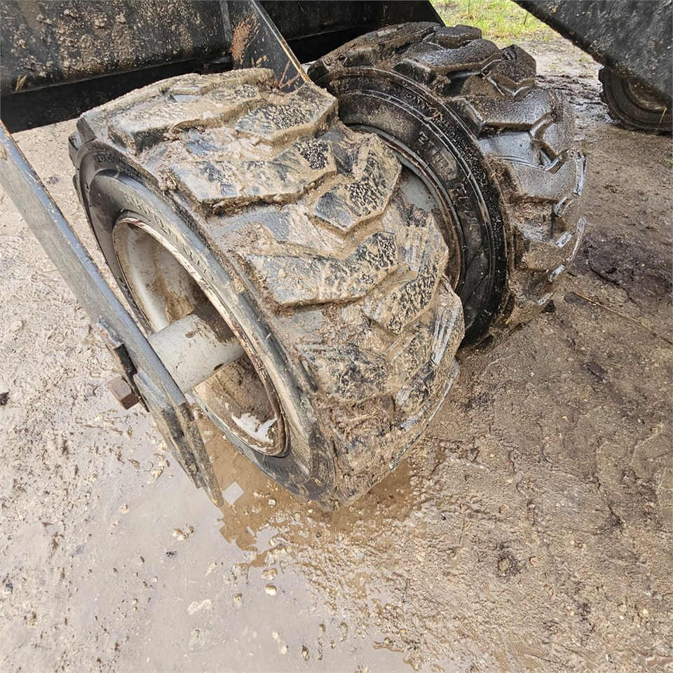 Pašarų tvarkymo technika New Holland BB9090: foto 43