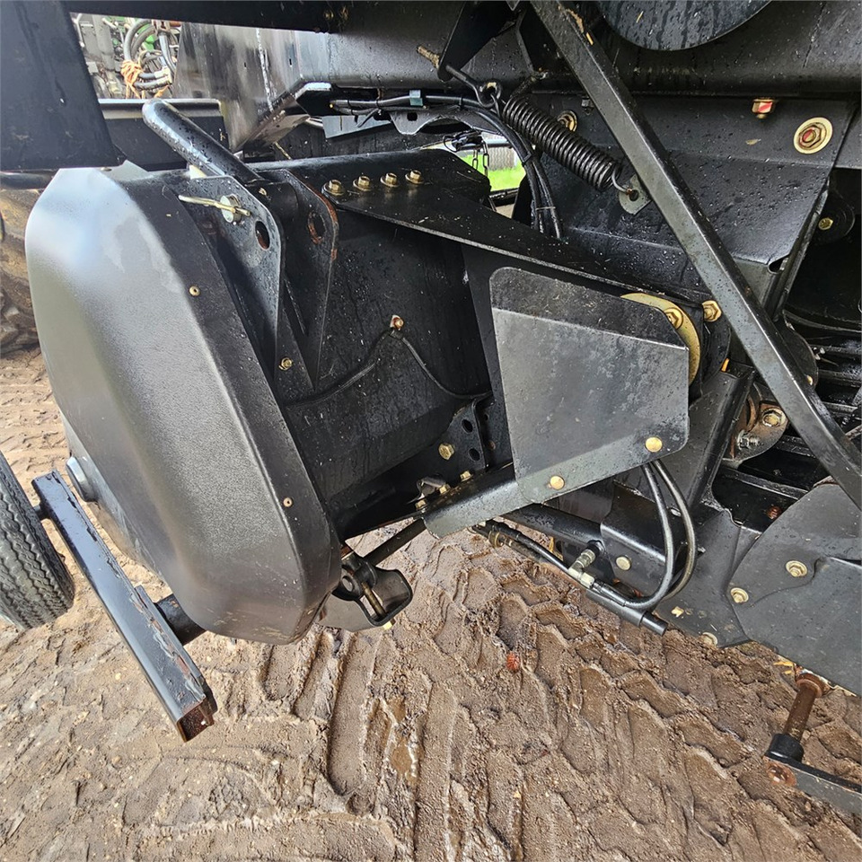 Pašarų tvarkymo technika New Holland BB9090: foto 25