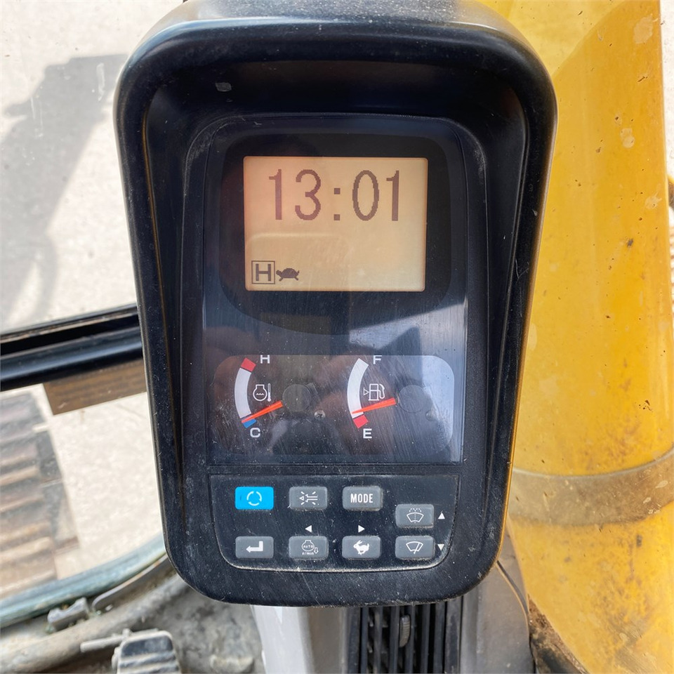 Vikšrinis ekskavatorius New Holland E 265 B: foto 16