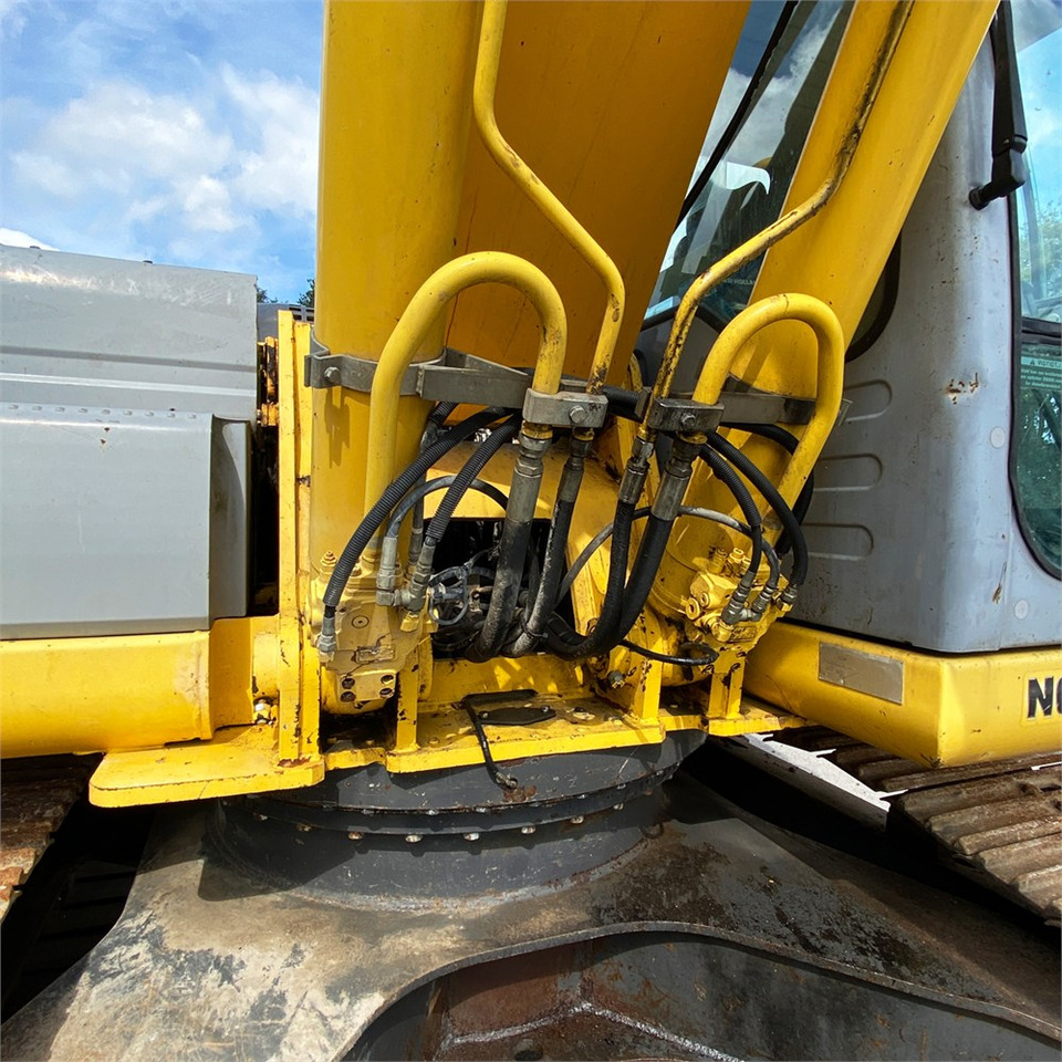 Vikšrinis ekskavatorius New Holland E 265 B: foto 17