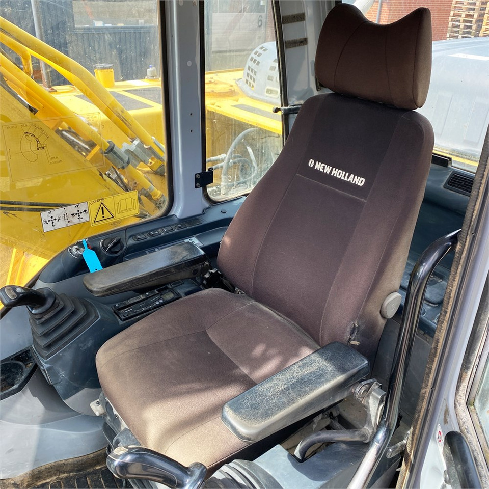 Vikšrinis ekskavatorius New Holland E 265 B: foto 10