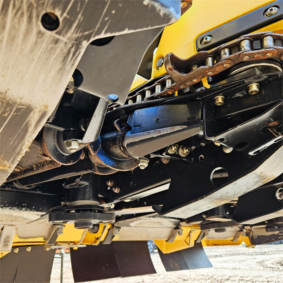 Kombainas New Holland F8: foto 6