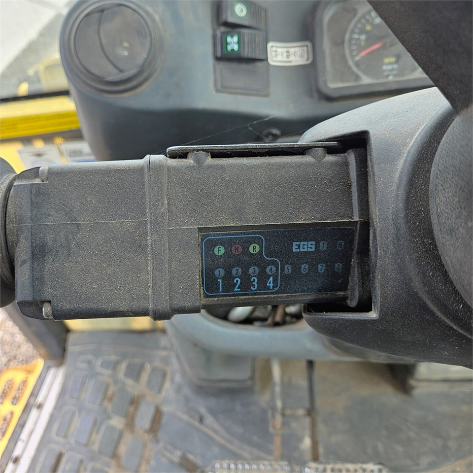 Ekskavatorius-krautuvas New Holland LB115-4PS: foto 20
