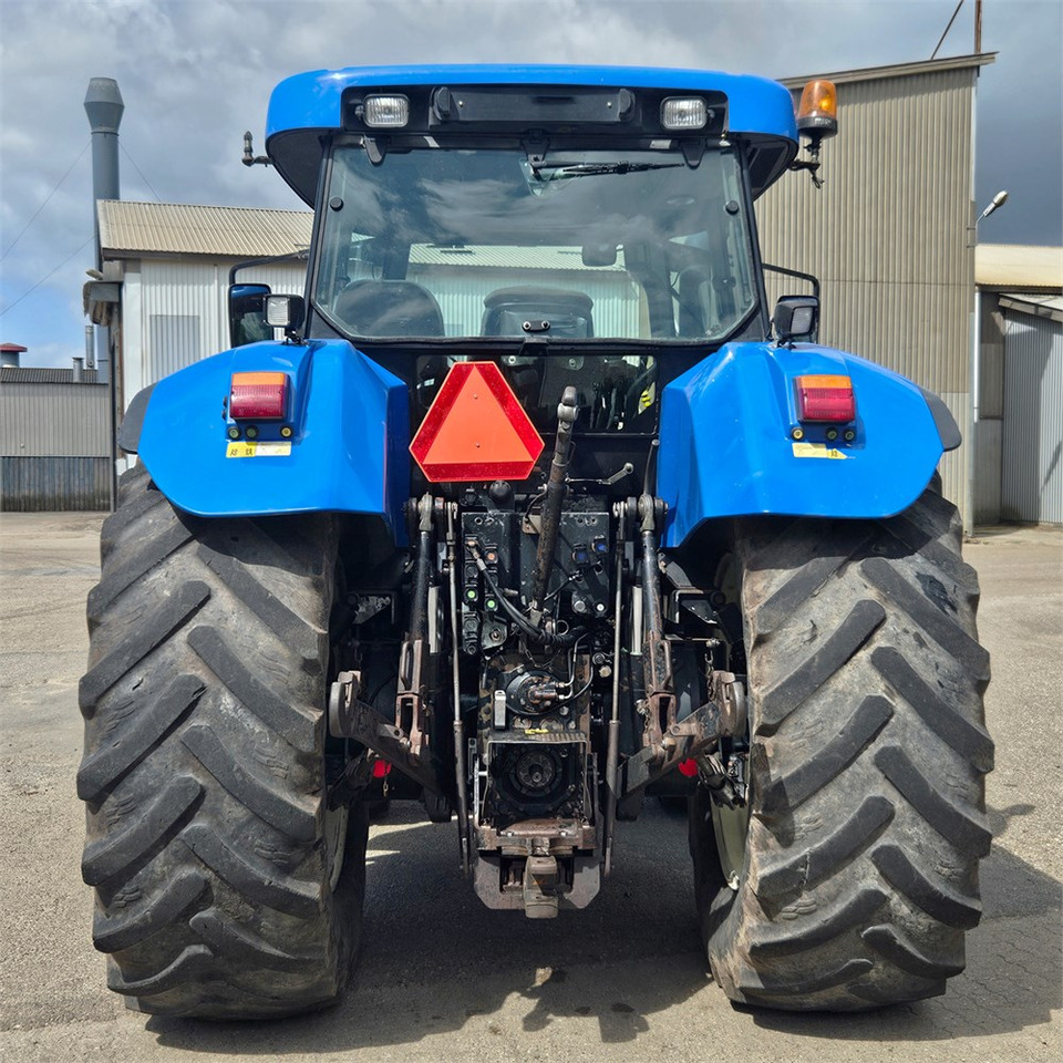 New Holland T7550 - Traktorius: foto 4 New Holland T7550 - Traktorius: foto 4