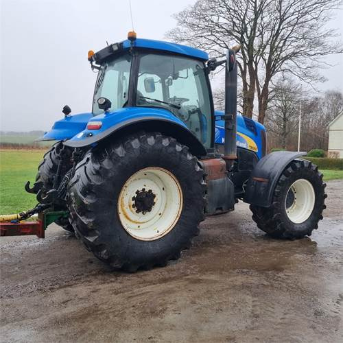New Holland T8050 Class 5 - Traktorius: foto 3 New Holland T8050 Class 5 - Traktorius: foto 3
