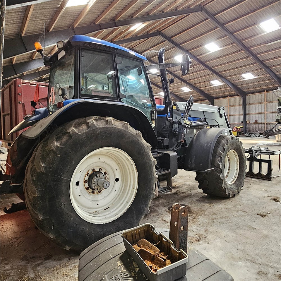 New Holland TM 190 4WD - Traktorius: foto 5 New Holland TM 190 4WD - Traktorius: foto 5
