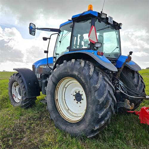 New Holland TM165 - Traktorius: foto 4 New Holland TM165 - Traktorius: foto 4