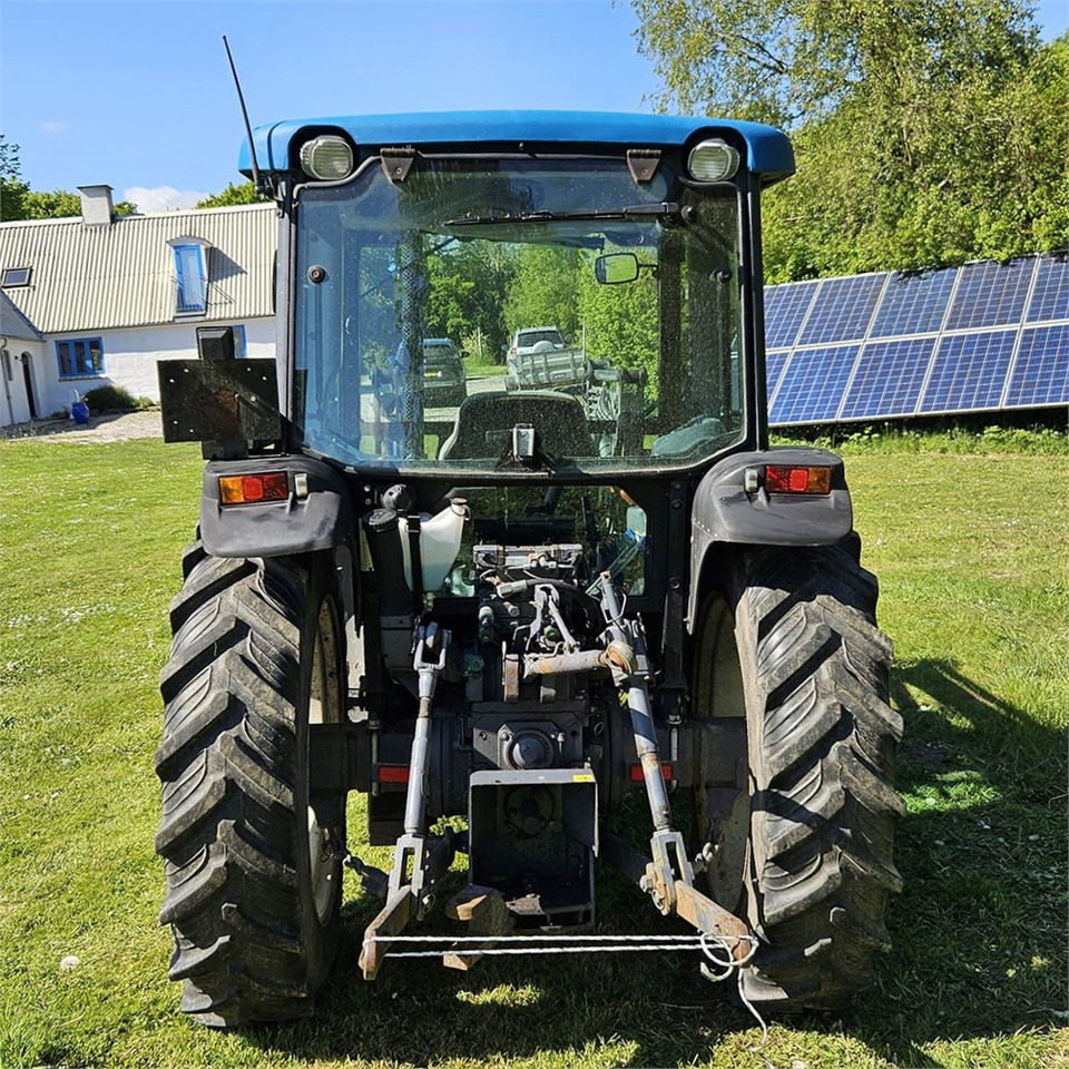 New Holland TN55D - Traktorius: foto 4 New Holland TN55D - Traktorius: foto 4