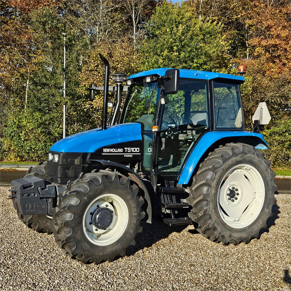 New Holland TS 100 - Traktorius: foto 1 New Holland TS 100 - Traktorius: foto 1