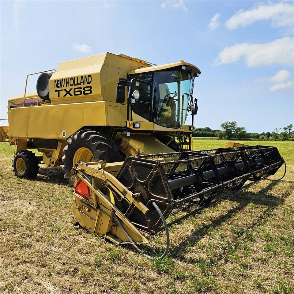 New Holland TX68 - Kombainas: foto 4 New Holland TX68 - Kombainas: foto 4