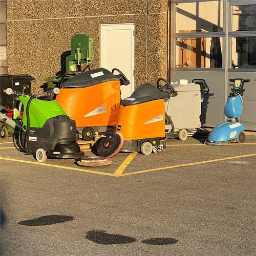 Nilfisk BA 530 - Grindų plovimo mašina: foto 2 Nilfisk BA 530 - Grindų plovimo mašina: foto 2