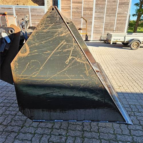 Alö 230 - Padargas - Teleskopinis krautuvas: foto 4 Alö 230 - Padargas - Teleskopinis krautuvas: foto 4