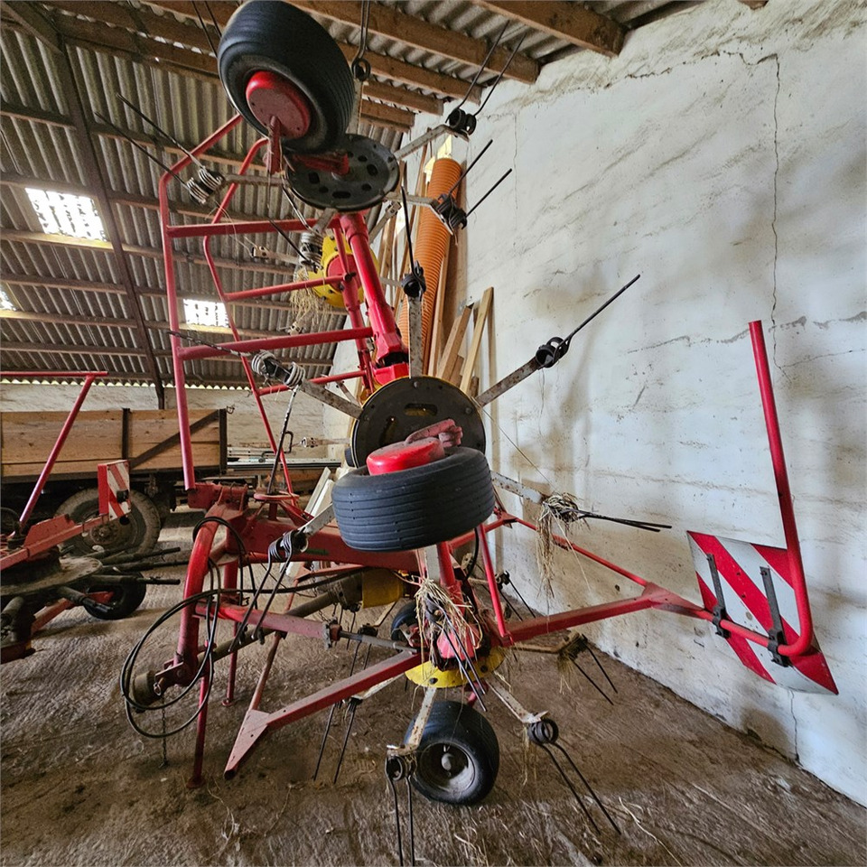 Pöttinger Euro Hit 69 NZ - ZK 209 - Pašarų tvarkymo technika: foto 4 Pöttinger Euro Hit 69 NZ - ZK 209 - Pašarų tvarkymo technika: foto 4