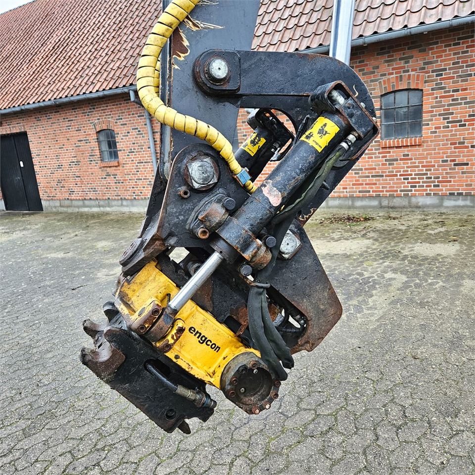 Schaeff-Terex TW110 - Ratinis ekskavatorius: foto 4 Schaeff-Terex TW110 - Ratinis ekskavatorius: foto 4