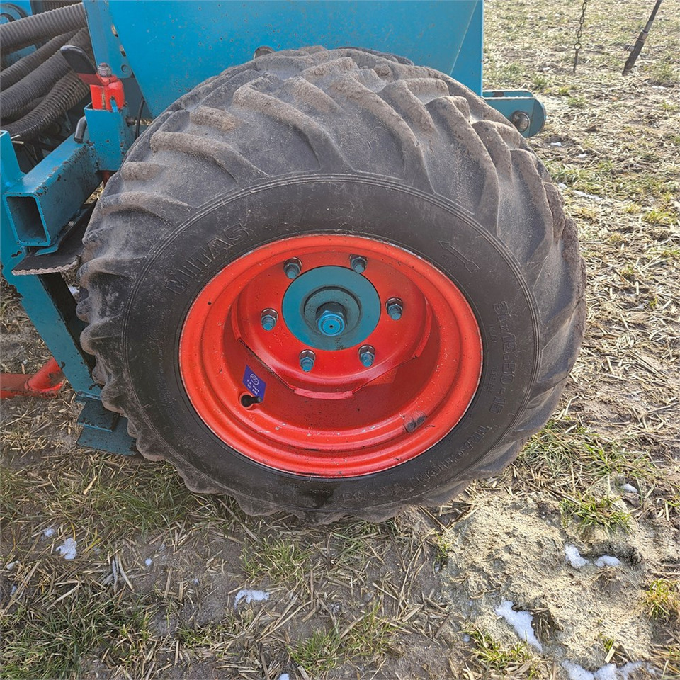 Sėjos technika Sulky Burel SPI-Solo Reguline 6 meter: foto 45 Sėjos technika Sulky Burel SPI-Solo Reguline 6 meter: foto 45