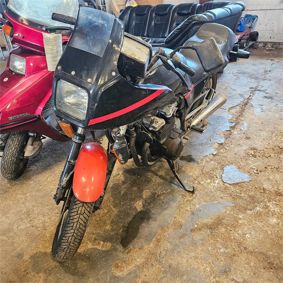 Suzuki GR72A - Motociklas: foto 1 Suzuki GR72A - Motociklas: foto 1